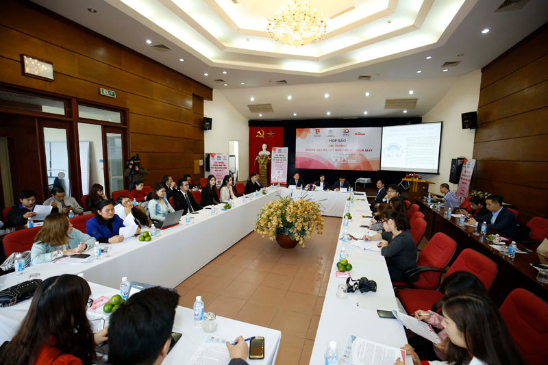 Toàn cảnh cuộc họp báo diễn ra sáng 28/2 tại trụ sở báo Tiền Phong. Ảnh: Như Ý