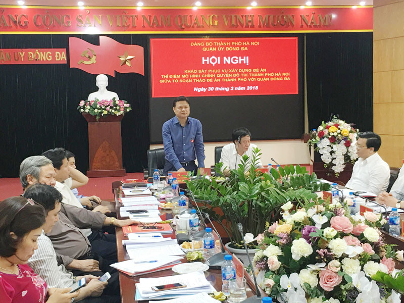 Ông Vũ Đức Bảo, Trưởng ban Tổ chức Thành ủy Hà Nội phát biểu tại hội nghị. Ảnh: Trường Phong