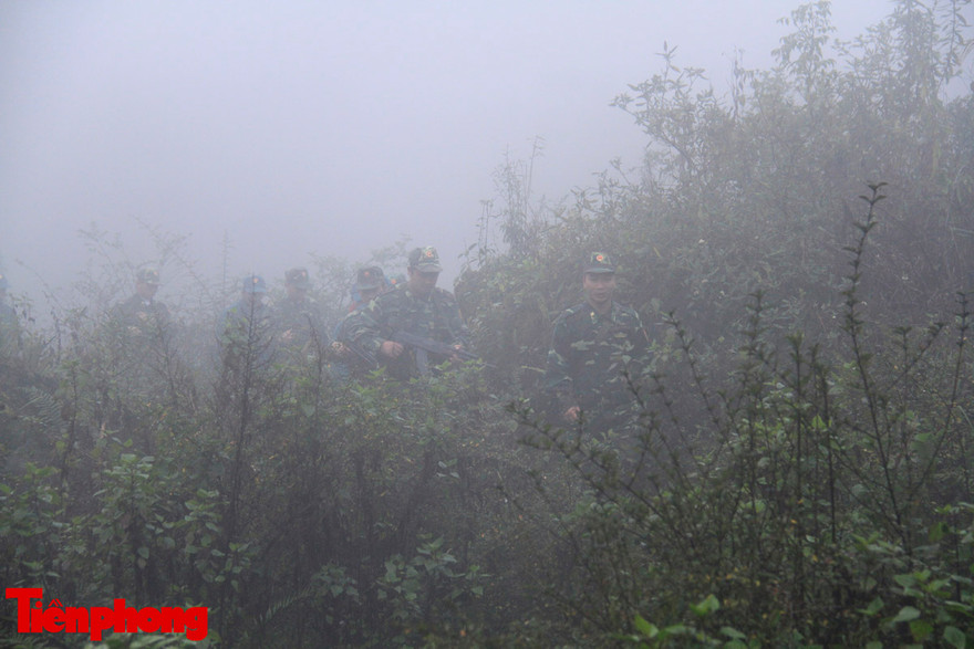 Theo chân chiến sĩ tuần tra biên cương trong mù sương giá rét