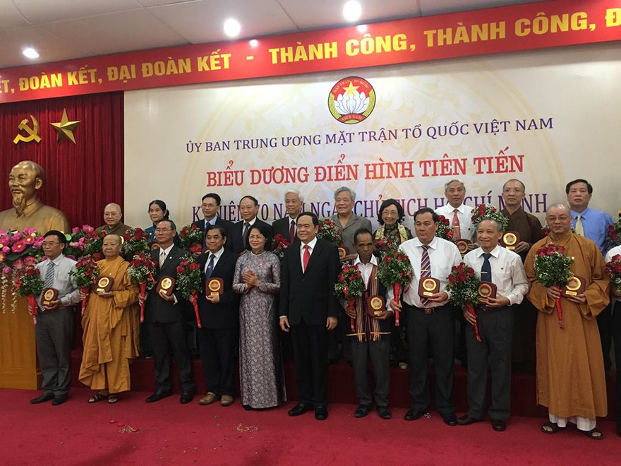 Các điển hình tiên tiến được biểu dương sáng nay, 1/6