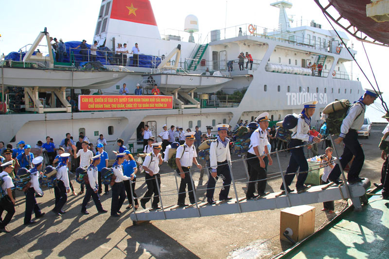 4 chuyến tàu xuất phát mang hàng Tết ra Trường Sa