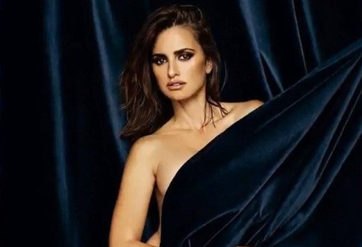 Cô đào Penelope Cruz U50 vẫn nóng bỏng gợi tình