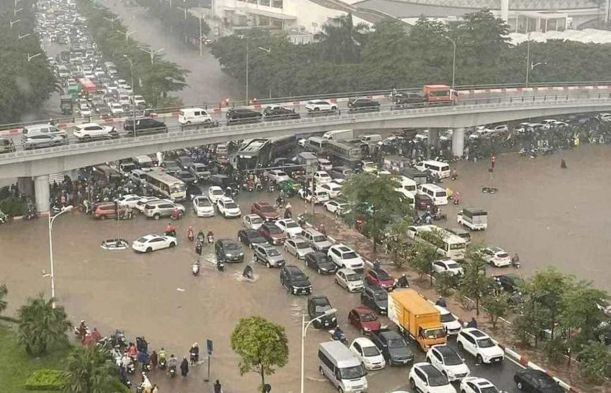 Cận cảnh 'điểm đen' ùn tắc nút giao Cổ Linh - Đàm Quang Trung, nơi chuẩn bị xây hầm chui 