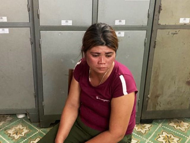 Moong Thị Chanh tại cơ quan cảnh sát điều tra Công an huyện Kỳ Sơn.