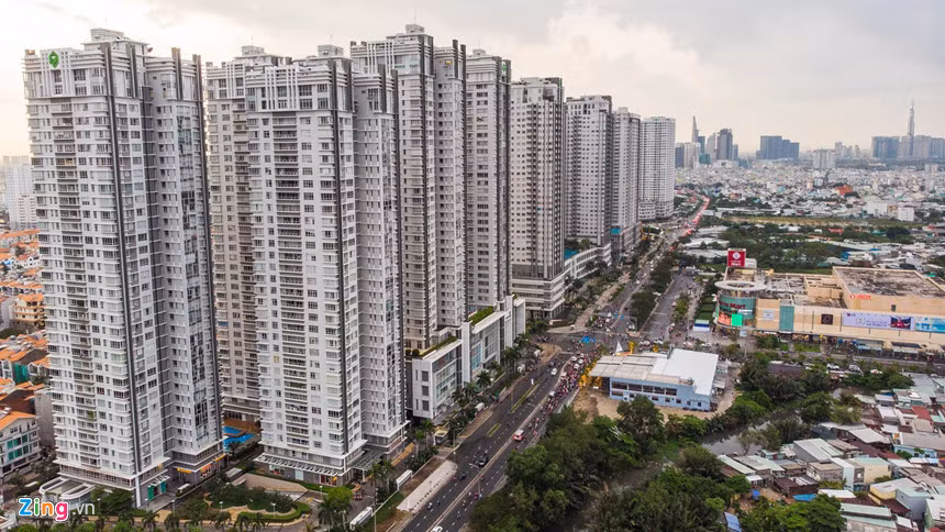 "Rừng" chung cư trên đường Nguyễn Hữu Thọ (TP.HCM). Ảnh: Quỳnh Trang.