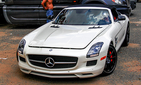 Lộ diện siêu xe mui trần hàng hiếm Việt Nam