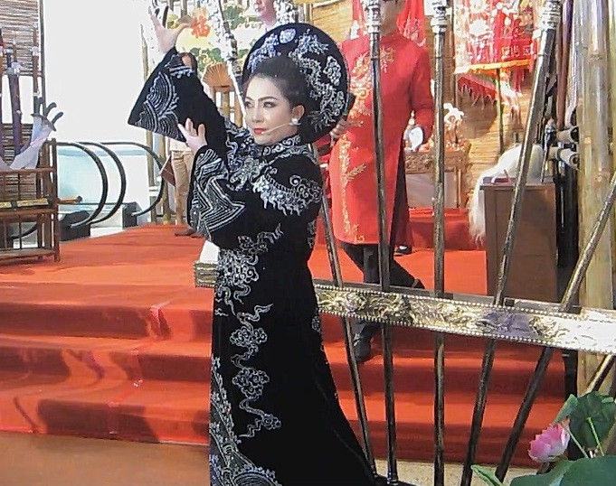 Xem hình ảnh oai phong và Khí phách của Thái Hậu Dương Vân Nga