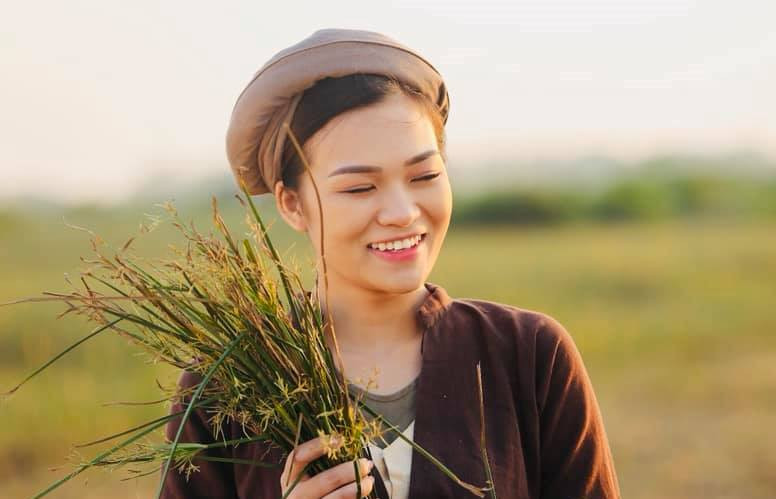 Ca sỹ trẻ Ngọc Thúy ra mắt MV “Duyên Tình Xứ Thanh”