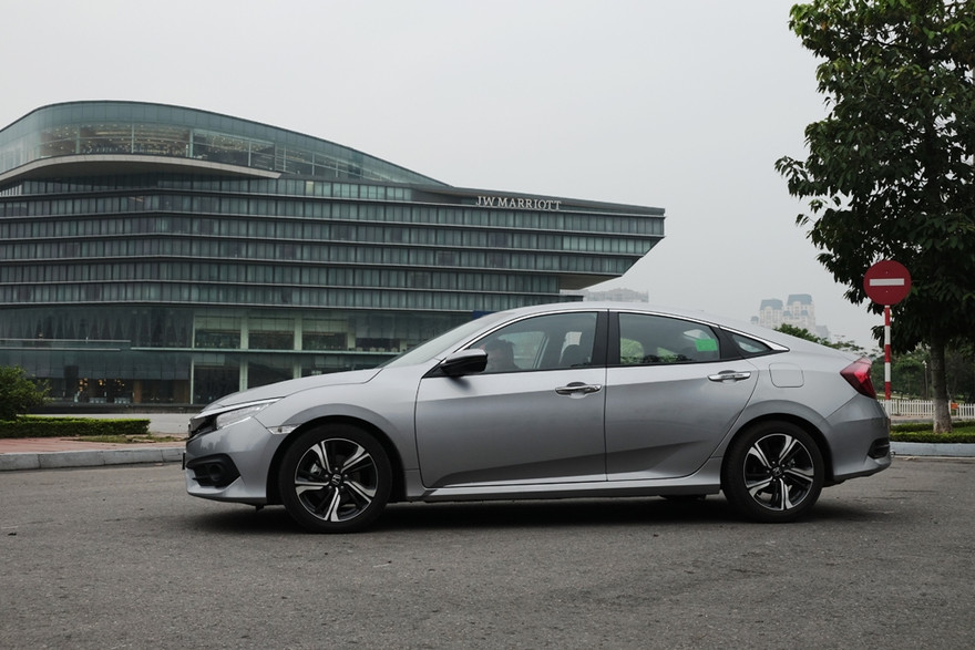 [Đánh giá] Honda Civic 2017: Nhanh nhất, thú vị nhất, và đắt nhất