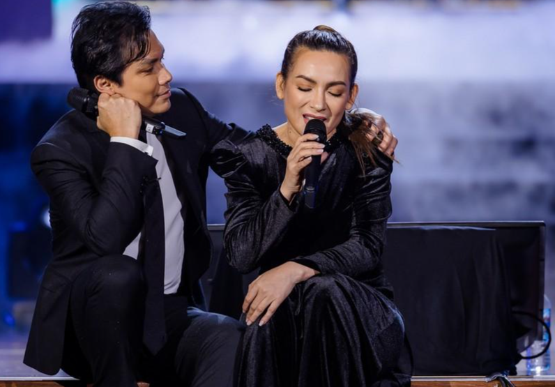 Mạnh Quỳnh xin lỗi Phi Nhung vì không còn nước mắt để khóc người nằm xuống