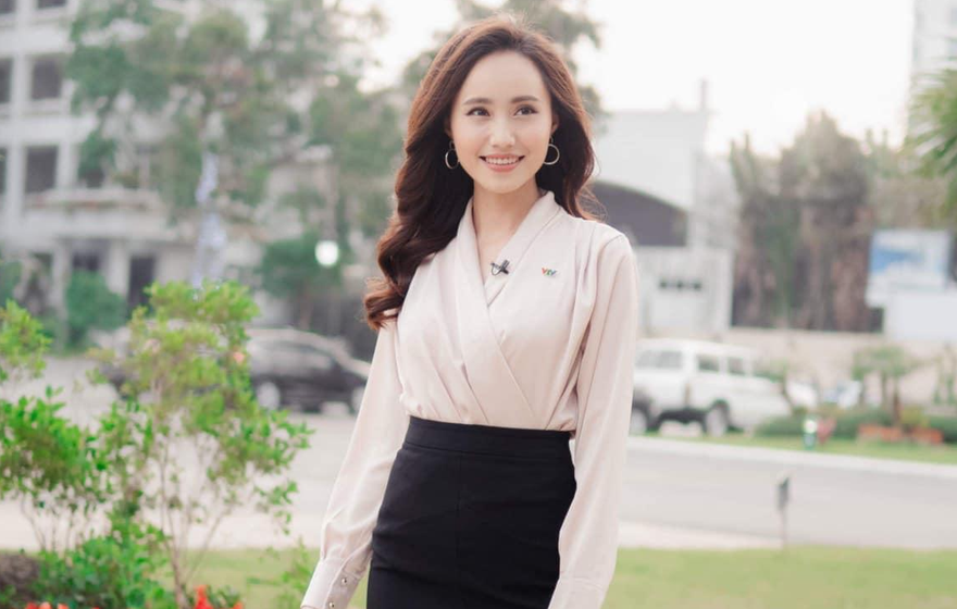 Showbiz 22/9: MC Xuân Anh bí mật làm lễ ăn hỏi