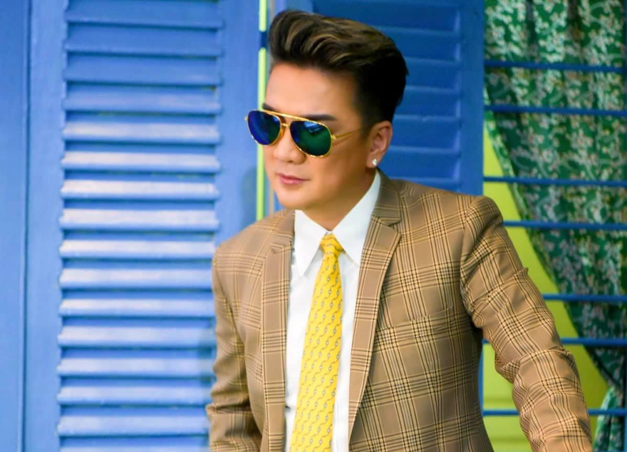 Ca sĩ Đàm Vĩnh Hưng. 