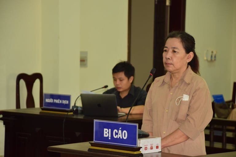 Nữ bị cáo Retty Gunawan, quốc tịch Indonesia tại phiên tòa. Ảnh: CTV.