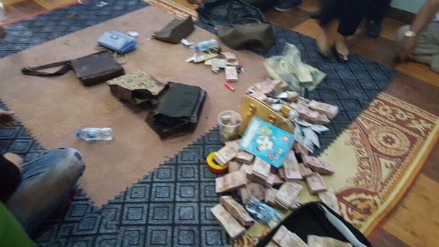 Tang vật thu giữ tại chiếu bạc.