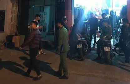 Cơ quan chức năng có mặt tại nơi xảy ra vụ việc.