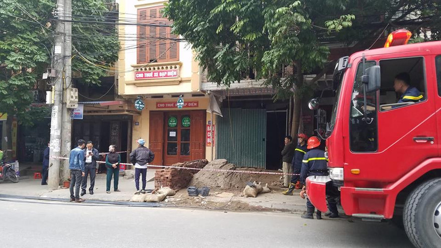 Cơ quan chức năng có mặt tại hiện trường vụ việc.