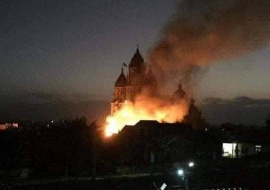 Hình ảnh vụ cháy được người dân chụp lại.