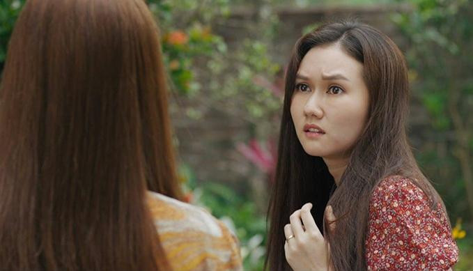 Showbiz 1/7: Diễn viên Hương Giang phải đi gặp bác sĩ sau cái tát của Thanh Hương