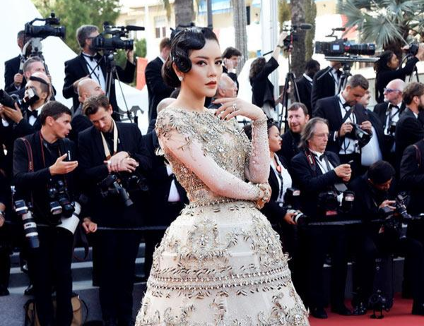 Showbiz 8/7: Lý do Lý Nhã Kỳ không tham dự LHP Cannes 2021