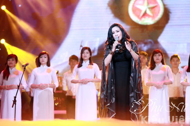 Thanh Lam sâu lắng với Màu hoa đỏ.