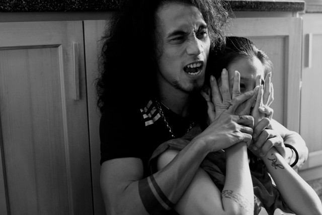 Bộ ảnh đời thường tình tứ của vợ chồng Phạm Anh Khoa