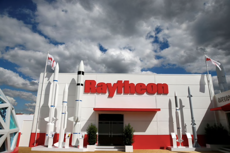 Gian trưng bày của Raytheon tại Triển lãm hàng không quốc tế Paris lần thứ 53 vào tháng 6/2019. (Ảnh: Reuters)