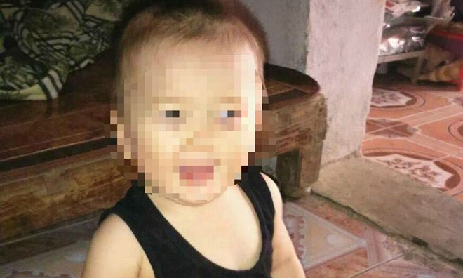 Hình ảnh cháu Khang được gia đình chia sẻ lên mạng nhờ tìm kiếm. Ảnh: Gia đình cung cấp.