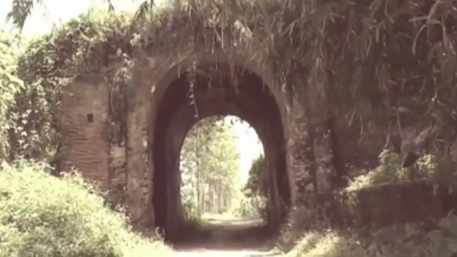 Gốc tích bí ẩn của tòa thành cổ 400 năm tuổi ở Hòa Bình