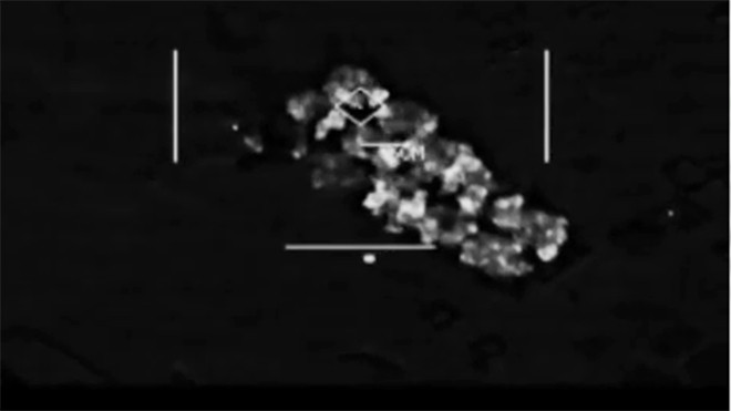 Xe của phiến quân IS hứng bom rải thảm