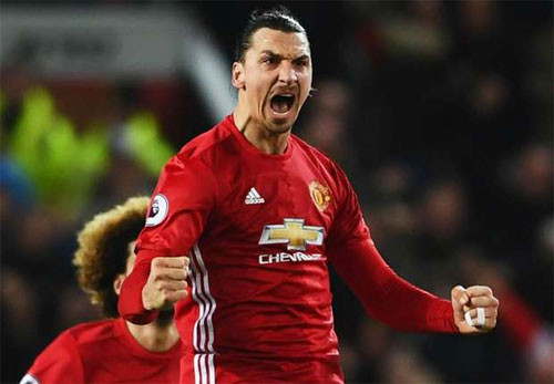 Ibrahimovic đang chơi rất hay ở tuổi 35. Ảnh: Reuters.