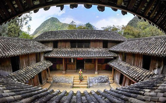 Sở Tài nguyên và Môi trường Hà Giang thu hồi sổ đỏ "cấp nhầm" cho phòng Văn hóa Thông tin huyện Đồng Văn - Ảnh: Người Lao Động