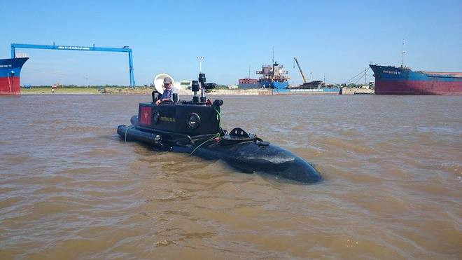 Tàu ngầm Trường Sa mini lần đầu thử nghiệm ở biển