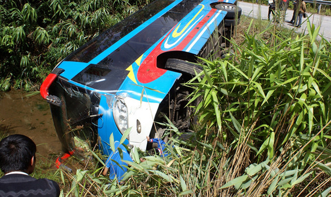 Một vụ lật xe ở Lâm Đồng.