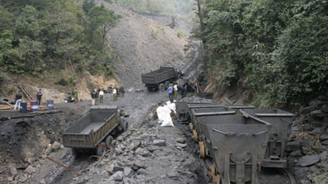 Vàng đen và những cơn sóng ngầm mang tên buôn lậu