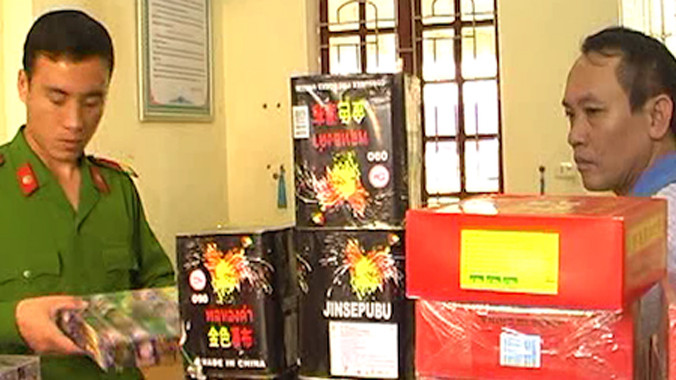 Tang vật gồm pháo các loại được công an bắt giữ. Ảnh: Dân Trí.