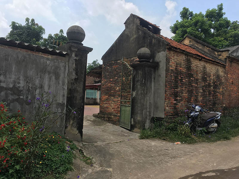 Ngôi nhà đối tượng Tiến cách nhà nạn nhân vài chục mét.