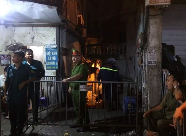 Cơ quan chức năng phong tỏa khu vực xảy ra cháy.