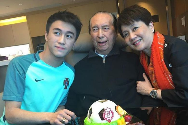 Ông Stanley Ho (giữa) qua đời ở tuổi 98. (Ảnh: Straitstimes)