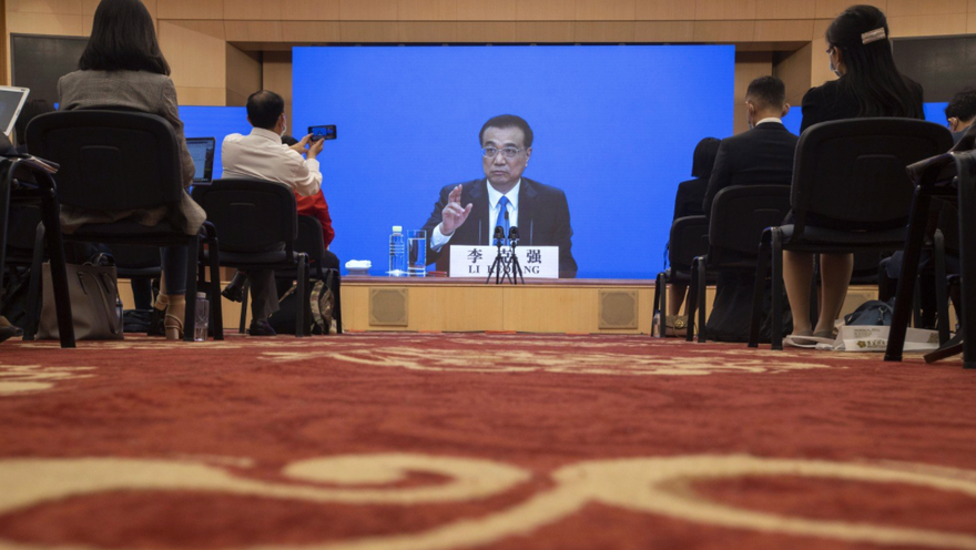 Thủ tướng Trung Quốc Lý Khắc Cường chủ trì họp báo sau kỳ họp của quốc hội. (Ảnh: AP