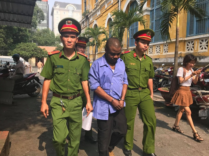 Andre Mạkuta Mavika tại tòa chiều 4/1. Ảnh: Tân Châu