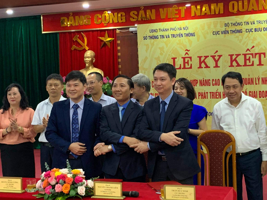 Lãnh đạo Cục Viễn thông, Cục Bưu điện Trung ương (Bộ TT&TT) và Sở TT-TT Hà Nội