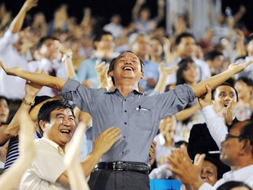 Bầu Đức rất mau me bóng đá, muốn giúp bóng đá nước nhà phát triển.