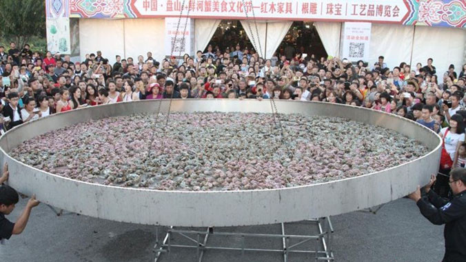 Nồi cua hấp "khủng" rộng 6,6m, chiều cao 2,3m và lòng nồi sâu 1,5m, trọng lượng 7 tấn.