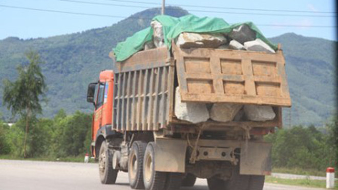 Chiếc xe quá tải