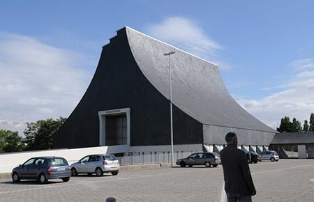 Một lò hỏa thiêu.