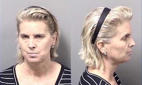 Nghi phạm Denise Elaine Hallowell. 