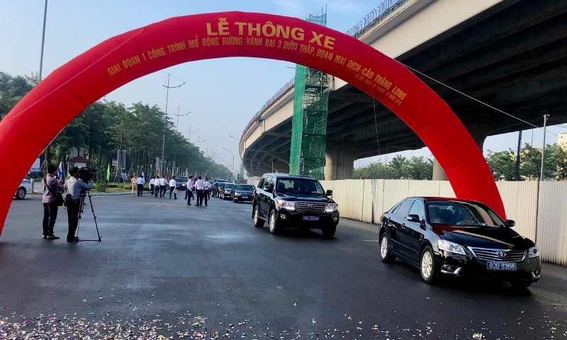 Đường Vành đai 3 dưới thấp đoạn Mai Dịch-cầu Thăng Long thông xe sáng nay. Ảnh: T.Đảng