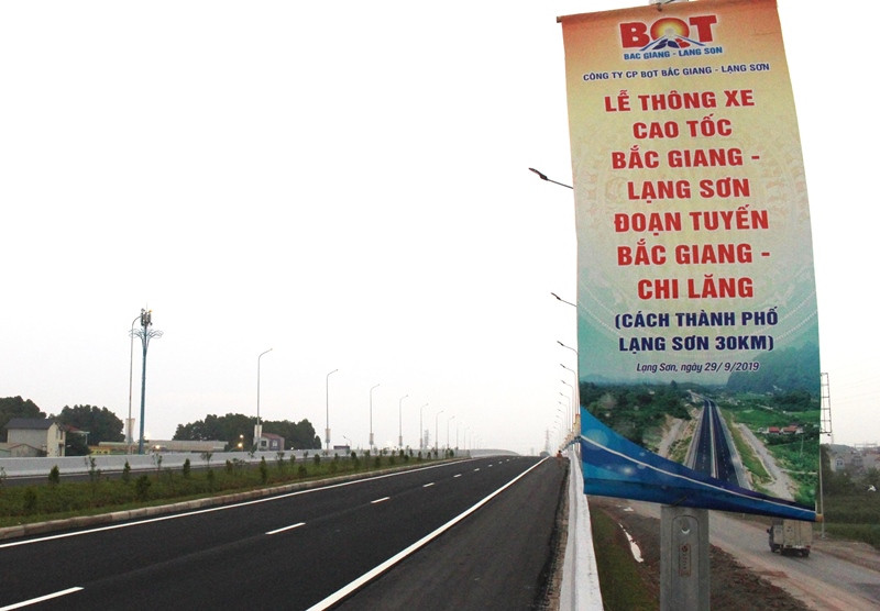 Cao tốc 12.000 tỷ thông xe rồi... tiếp tục thi công