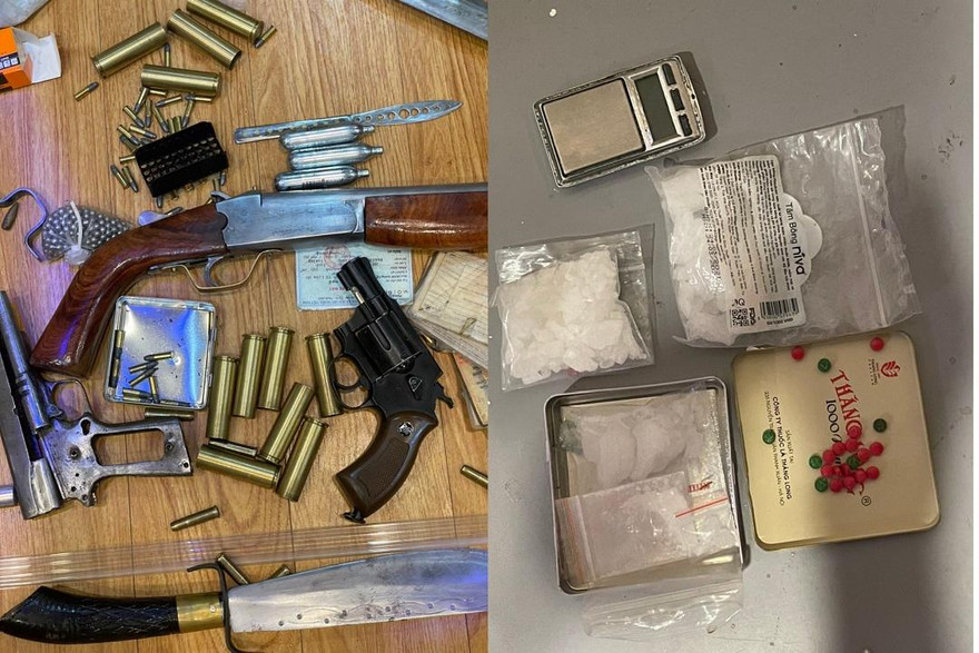 Nhiều súng, đạn và ma tuý bị công an thu giữ. Ảnh: Công an cung cấp.