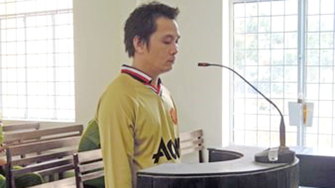 Bị chia tay, tông xe vào bạn gái